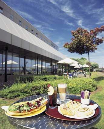 Hilton Dundee Hotel Exterior photo